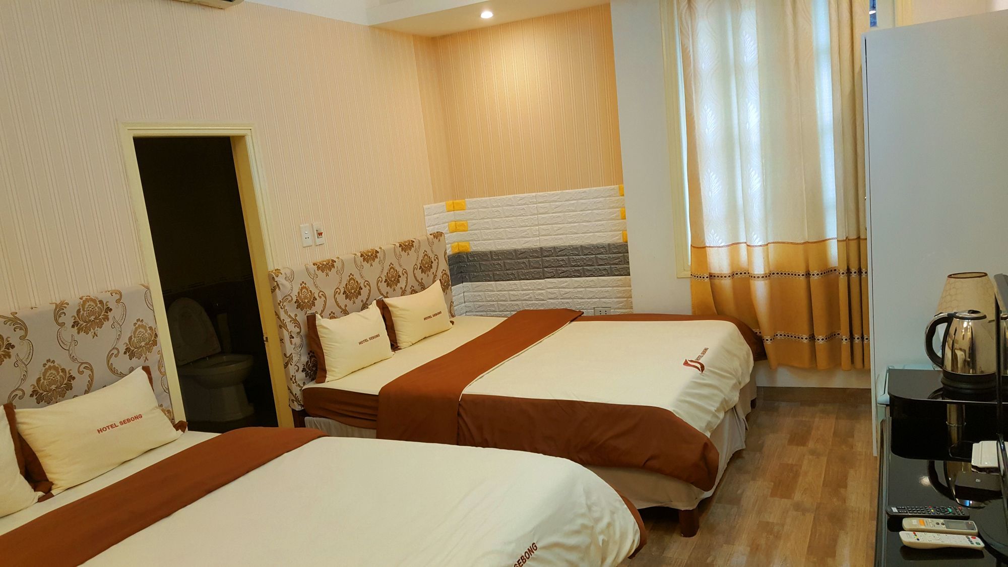 Sebong Hotel Hanoi Buitenkant foto